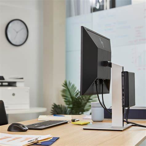 HP Pro 400 G9 - Mini - Core i7 12700T / up to 4.7 GHz - RAM 8 GB - SSD 512 GB - NVMe - UHD Graphics 770 - Gigabit Ethernet, Bluetooth 5.2, IEEE 802.11ax (Wi-Fi 6) - 802.11a/b/g/n/ac/ax, Bluetooth 5.2 - Win 10 Pro 64-bit (includes Win 11 Pro Licence) - monitor: none - keyboard: UK - with HP 3 years Next Business Day Onsite Hardware Support for Desktops