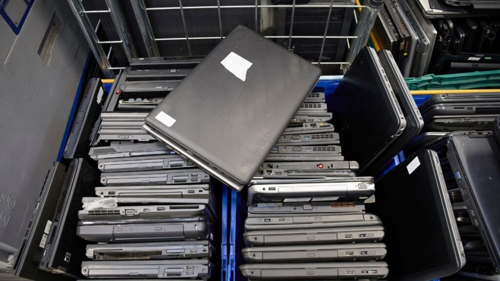 Laptop wholesale supplier Ajman